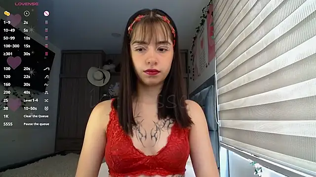 Kittyross online show from August 8, 4:04 pm