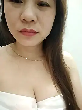 Snapshot of Girl_Shy2000 chatting on October 13, 10:34 pm Girl Shy2000 online show from October 13, 10:34 pm