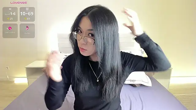 Snapshot of cute_cutiepie chatting on October 2, 1:05 pm cute cutiepie online show from October 2, 1:05 pm