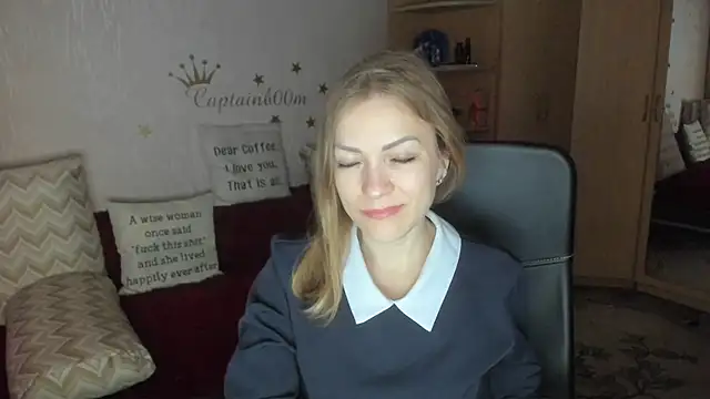 Snapshot of Tiffany_Bates chatting on October 12, 4:15 am Tiffany Bates online show from October 12, 4:15 am