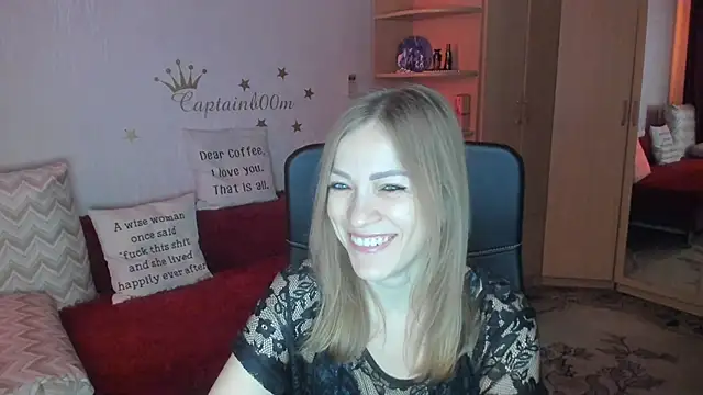 Snapshot of Tiffany_Bates chatting on October 17, 3:43 am Tiffany Bates online show from October 17, 3:43 am