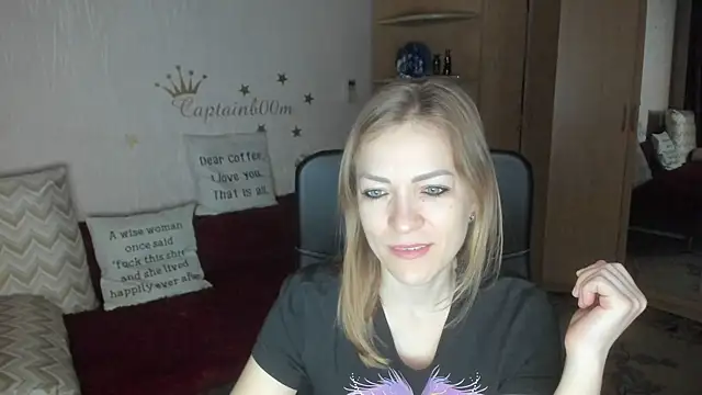 Tiffany Bates online show from October 22, 3:33 am