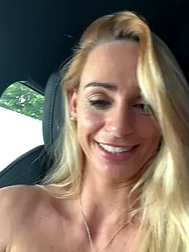 ericafontesx online show from October 7, 11:58 am