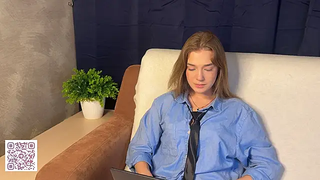 LilianLee online show from October 7, 5:06 pm