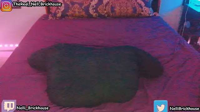 Nelli Brickhouse online show from December 15, 2:44 pm