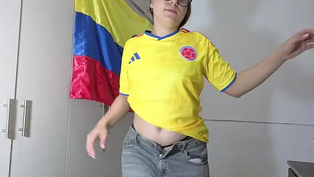 katiaa lovv online show from June 17, 12:28 pm