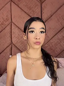 ChloeRosses online show from February 3, 3:37 am