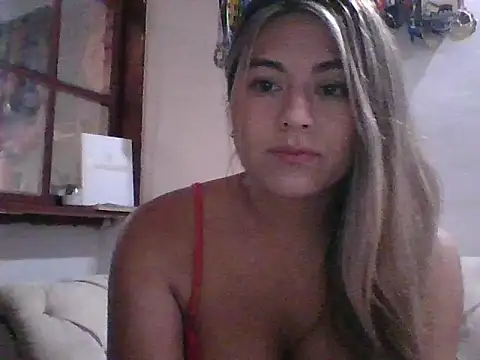 Snapshot of Aurora_9107 chatting on October 1, 3:28 pm Aurora 9107 online show from October 1, 3:28 pm
