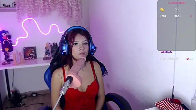 Snapshot of lilith_goddesqs chatting on October 15, 4:37 am lilith goddesqs online show from October 15, 4:37 am