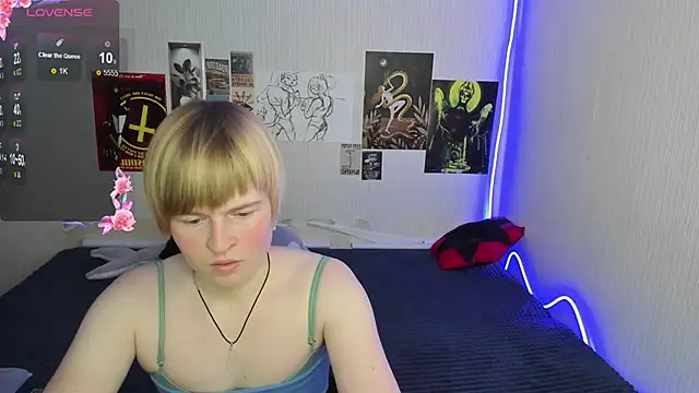 Cattie w  online show from December 18, 1:32 am