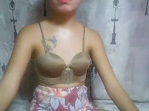 SweetPussie18x online show from December 21, 7:12 am