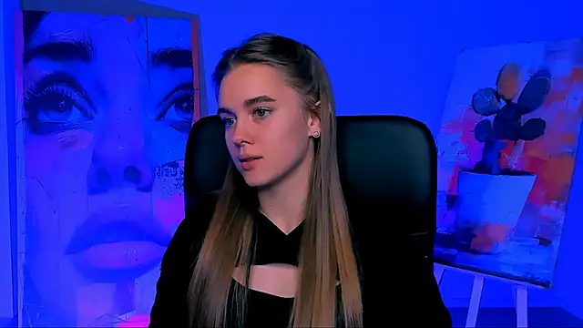 JuneWoods online show from December 5, 12:39 pm