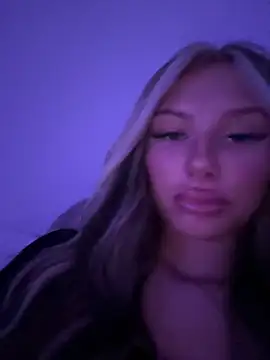 blondeeee online show from May 17, 5:34 pm