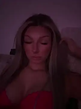 blondeeee online show from February 9, 6:21 pm