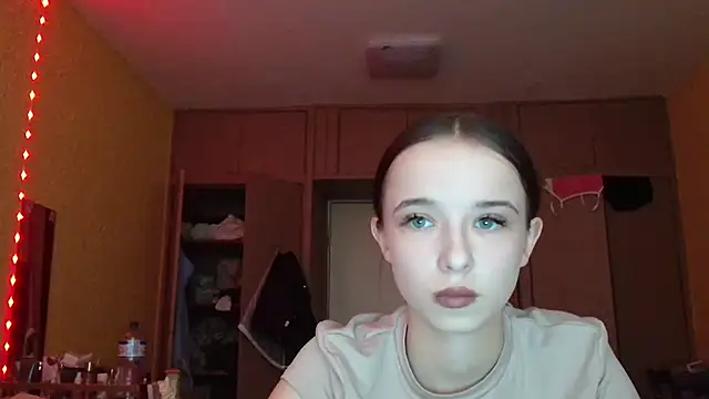 Emilia Light online show from May 6, 8:29 am