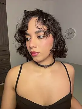 Capricho 01 online show from June 16, 7:15 pm