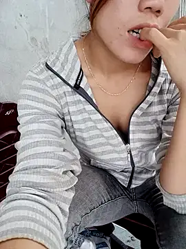 Snapshot of nhinhi-sexy chatting on October 3, 9:14 am nhinhi-sexy online show from October 3, 9:14 am
