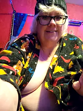 violentviolet68 online show from March 7, 2:40 am