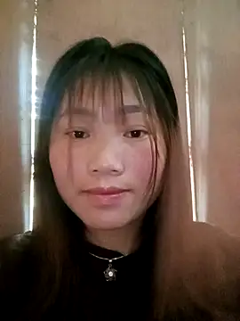 min-xinh online show from February 21, 7:42 am