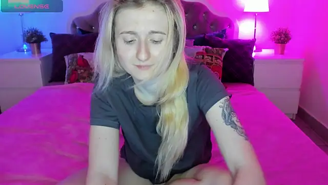 CamillaDreamer online show from January 10, 7:07 pm