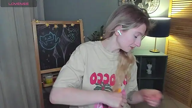 CamillaDreamer online show from June 6, 5:41 pm