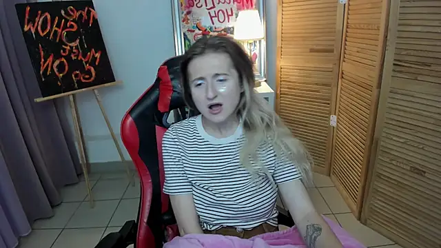 CamillaDreamer online show from August 5, 11:55 pm