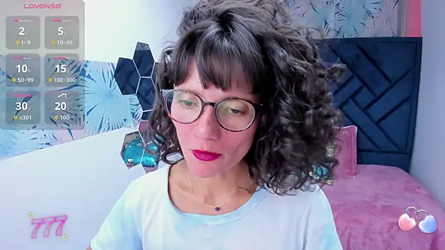 Valery More   online show from April 29, 5:30 pm