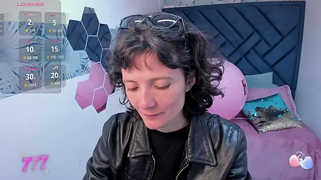 Valery More   online show from June 6, 1:17 pm