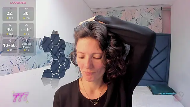 Valery More   online show from June 18, 1:16 pm