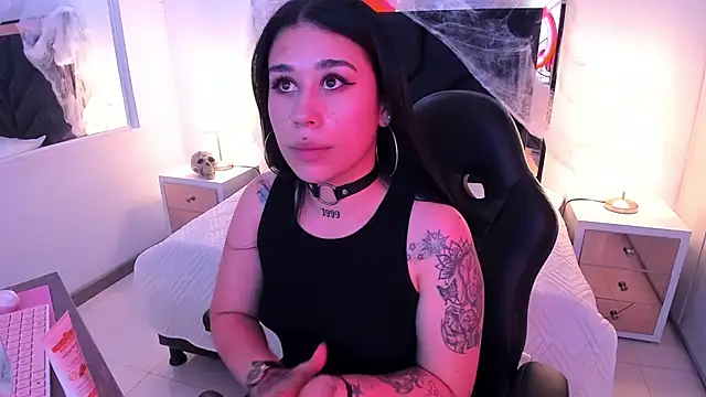 Snapshot of SusanVilla chatting on October 20, 7:28 pm SusanVilla online show from October 20, 7:28 pm