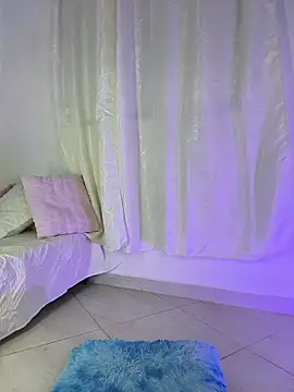 In-Ur-dreams online show from October 18, 10:33 pm