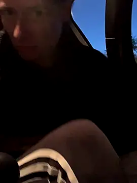 GoldenPussy1329 online show from November 10, 5:19 pm