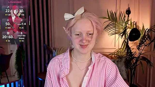 luna son online show from November 5, 10:15 pm