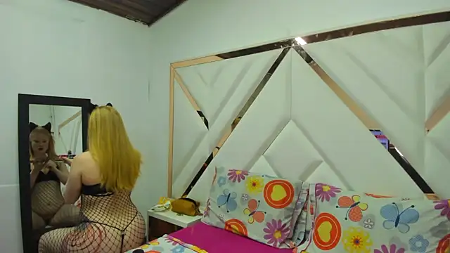 AliceCat 01 online show from November 15, 10:55 pm