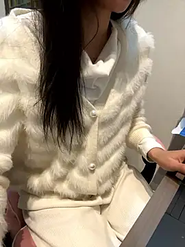 lee ly online show from January 9, 1:59 pm