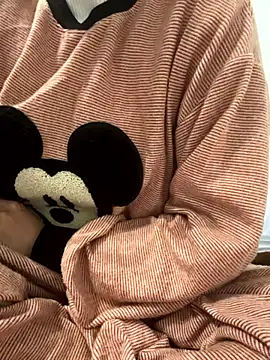 lee ly online show from January 10, 2:22 pm