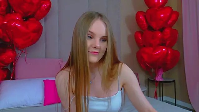 Lili Lohan online show from February 10, 5:16 pm