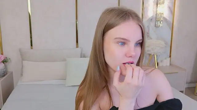 Lili Lohan online show from July 23, 5:04 am