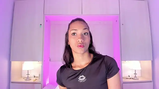 AnahiCollins online show from June 14, 11:43 am