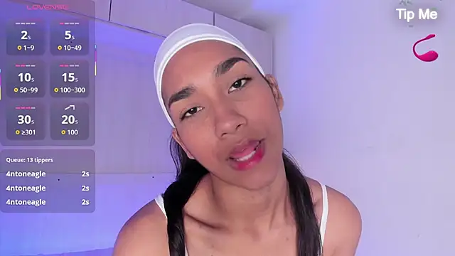 AnahiCollins online show from December 4, 1:13 pm