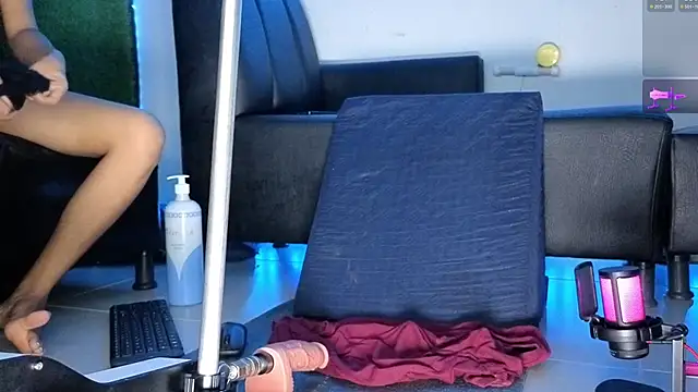 Mia khalif4 online show from January 17, 11:50 am