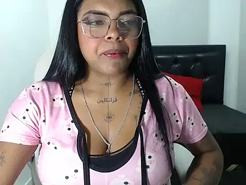 Snapshot of ParisBustamanterx chatting on October 4, 3:45 am ParisBustamanterx online show from October 4, 3:45 am