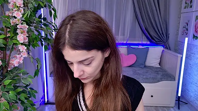 Snapshot of NikkaBush chatting on October 14, 5:32 am NikkaBush online show from October 14, 5:32 am