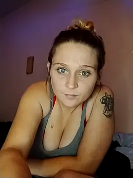 Queen2454 online show from November 3, 8:18 am