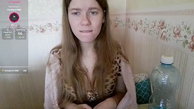 0nlyLola online show from October 13, 8:50 am