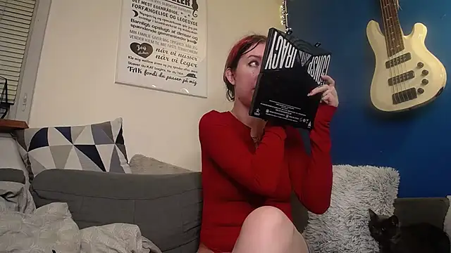 Snapshot of TattooedGirls chatting on October 8, 4:22 pm TattooedGirls online show from October 8, 4:22 pm