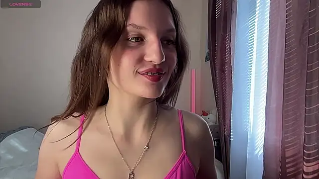 JanellHousen online show from June 17, 5:09 am