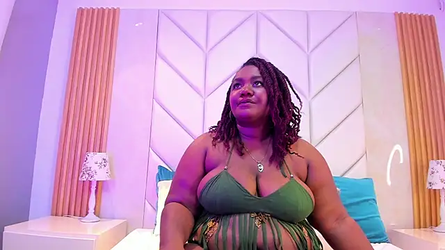 EmmaBrantt online show from July 22, 4:13 am