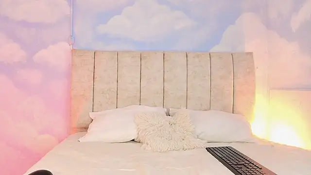 Nikolbrice online show from May 4, 2:15 am
