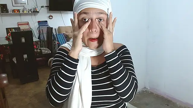 Nadia hasbun online show from January 17, 9:55 pm